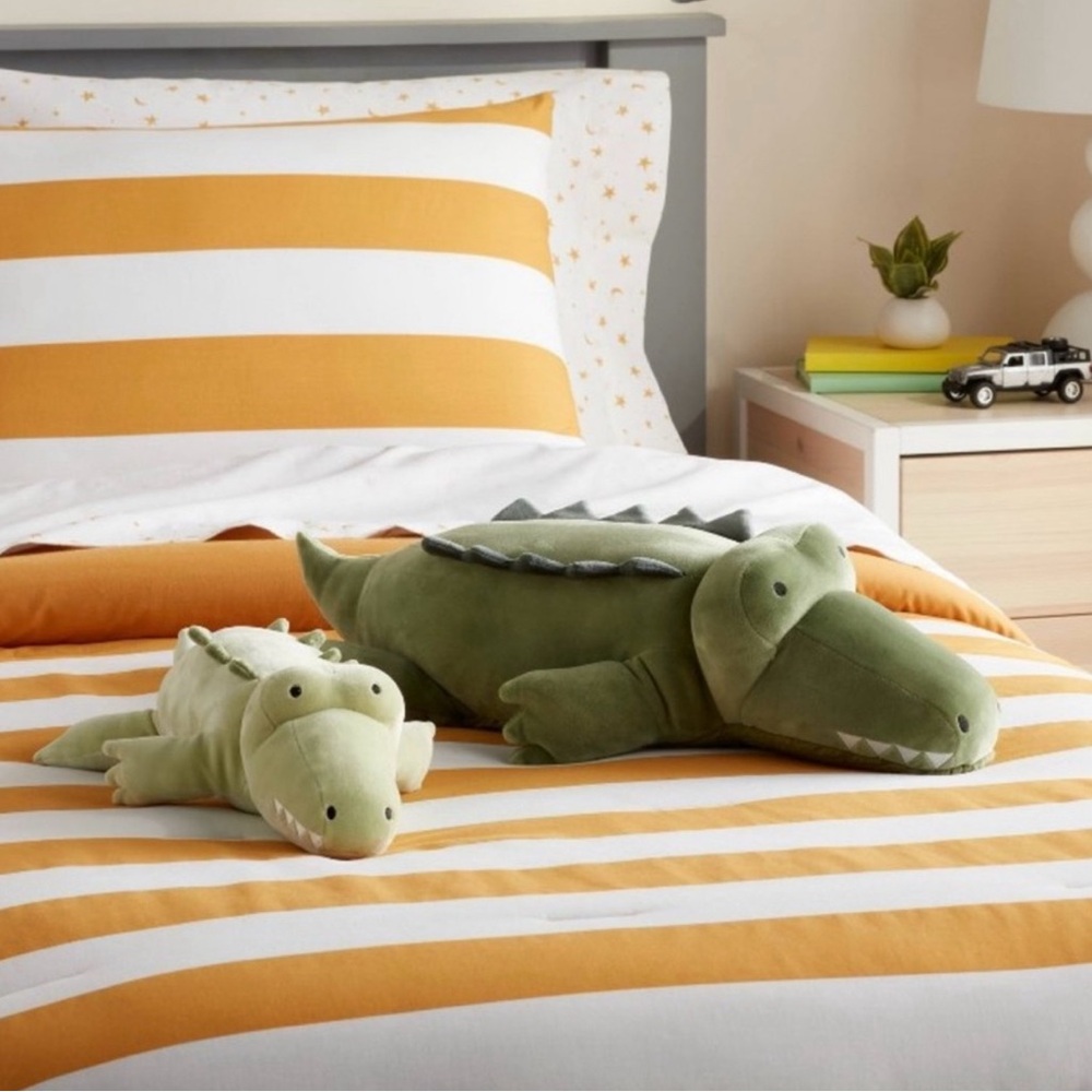 NWT Pillowfort Alligator and baby weighted plush Green Set - Picture 2 of 4